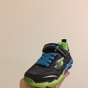 Sketchers air 4 size 12